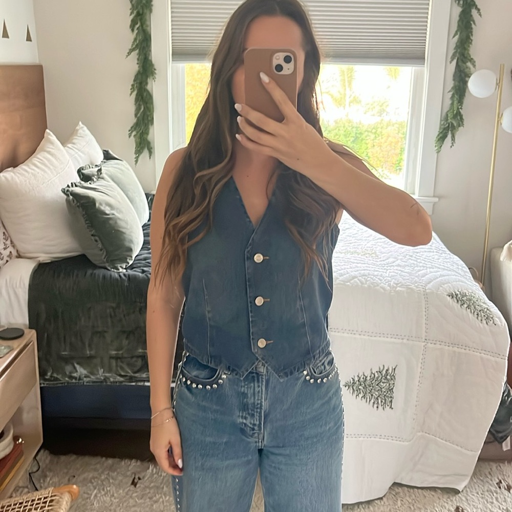 Jean Vest